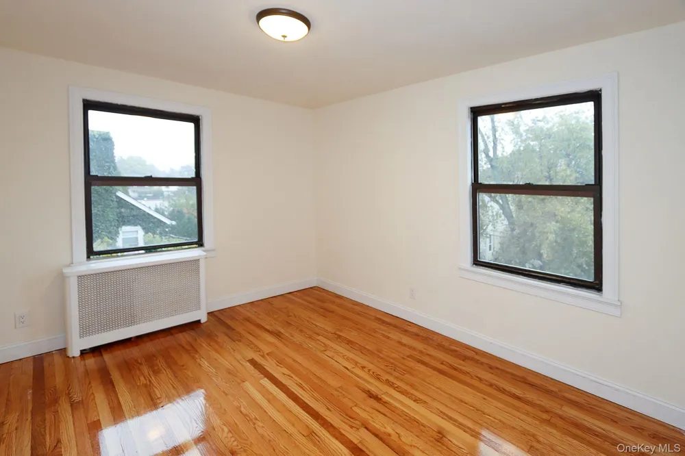 14 Beach Road #3C Great Neck, NY 11023
