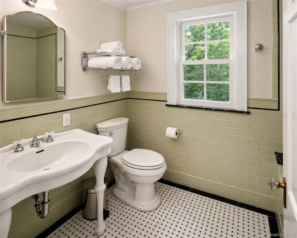 190 Douglas Place Mount Vernon, NY 10552
