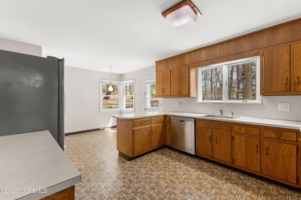 12 Stilwell Drive Holmdel, NJ 07733