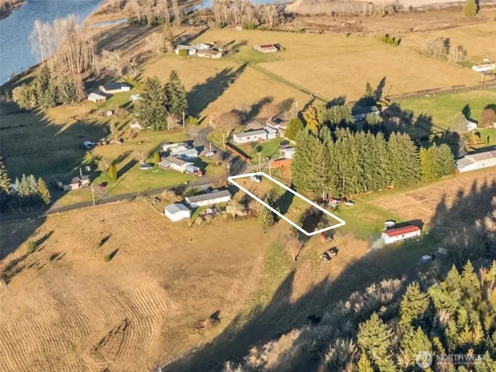 434 B Collins Road Toledo, WA 98591