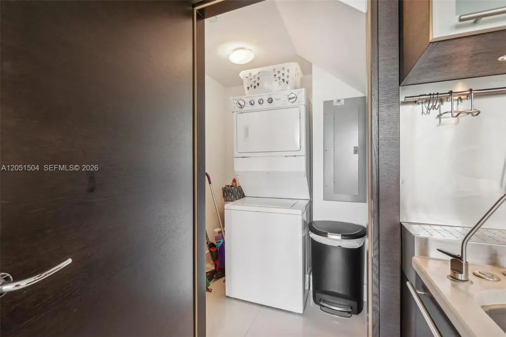 6000 Collins Ave #306 Miami Beach, FL 33140