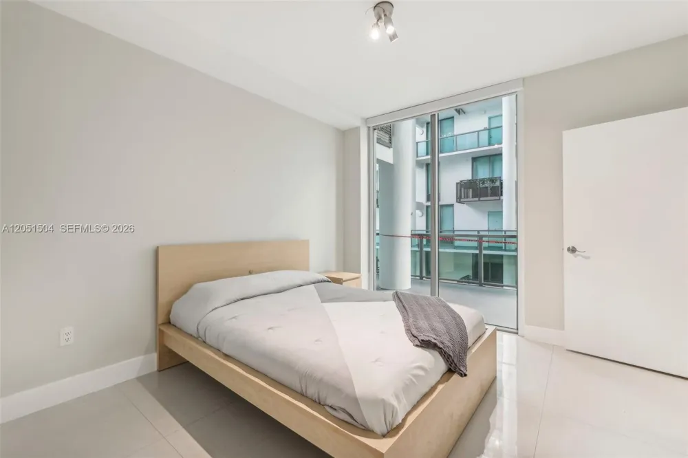 6000 Collins Ave #306 Miami Beach, FL 33140
