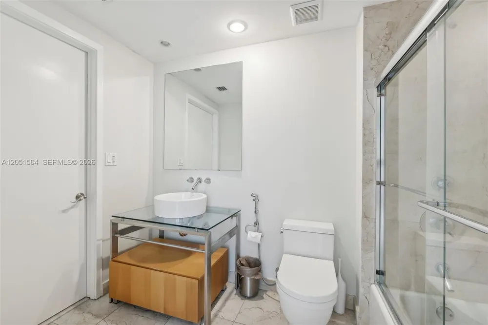 6000 Collins Ave #306 Miami Beach, FL 33140