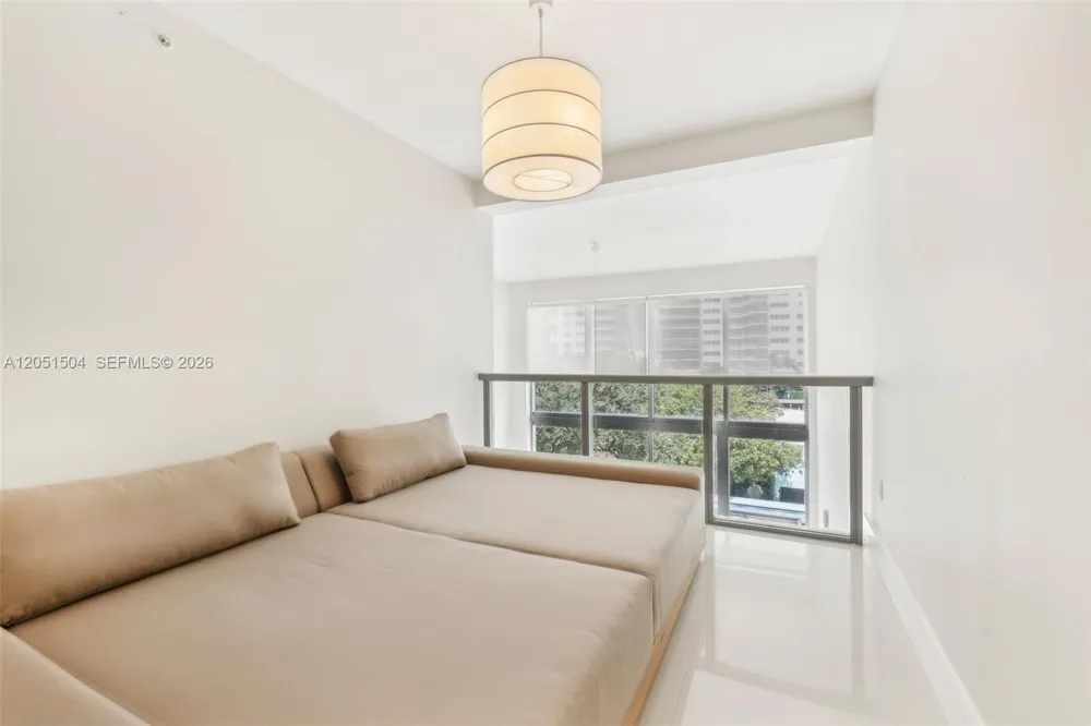 6000 Collins Ave #306 Miami Beach, FL 33140