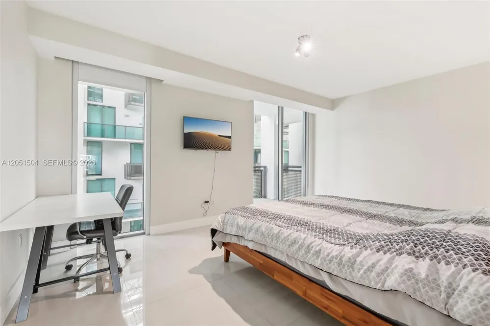 6000 Collins Ave #306 Miami Beach, FL 33140