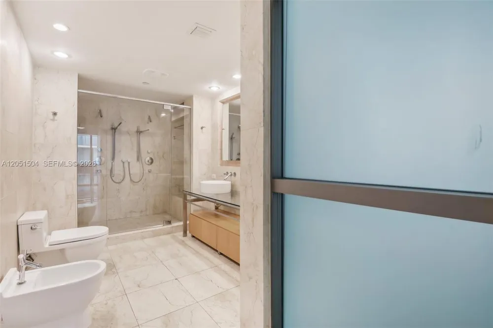 6000 Collins Ave #306 Miami Beach, FL 33140