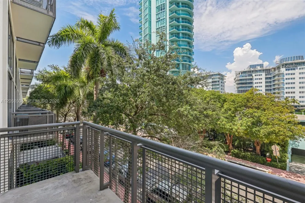 6000 Collins Ave #306 Miami Beach, FL 33140