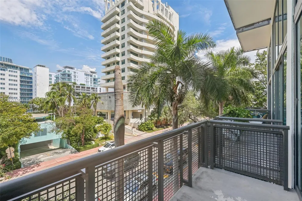 6000 Collins Ave #306 Miami Beach, FL 33140
