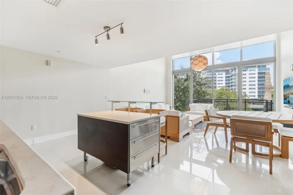 6000 Collins Ave #306 Miami Beach, FL 33140