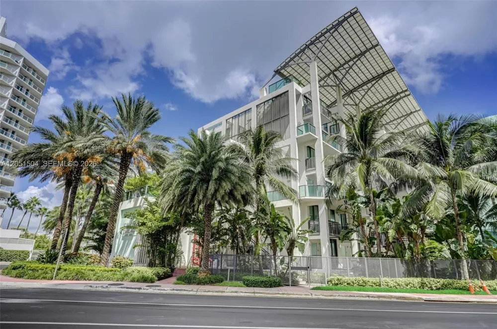 6000 Collins Ave #306 Miami Beach, FL 33140