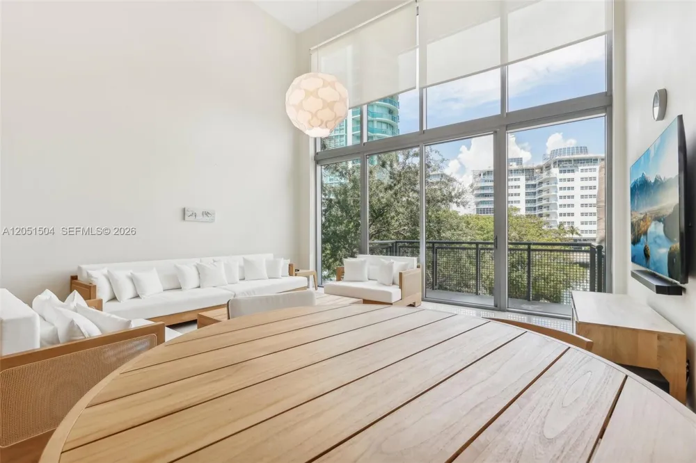 6000 Collins Ave #306 Miami Beach, FL 33140