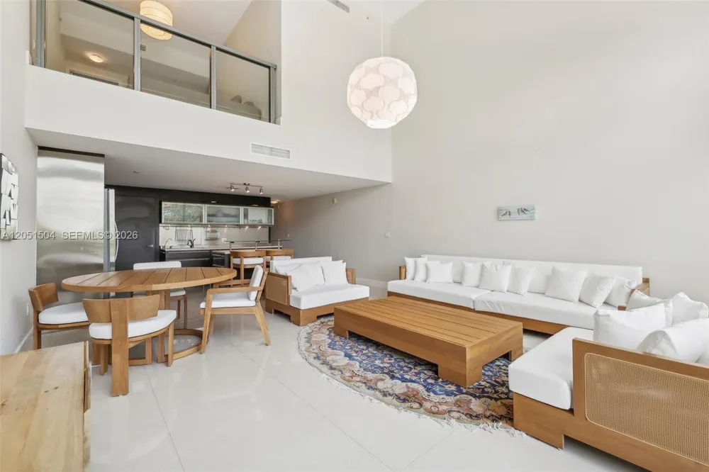 6000 Collins Ave #306 Miami Beach, FL 33140
