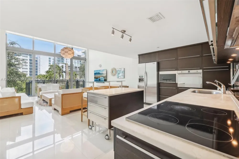 6000 Collins Ave #306 Miami Beach, FL 33140
