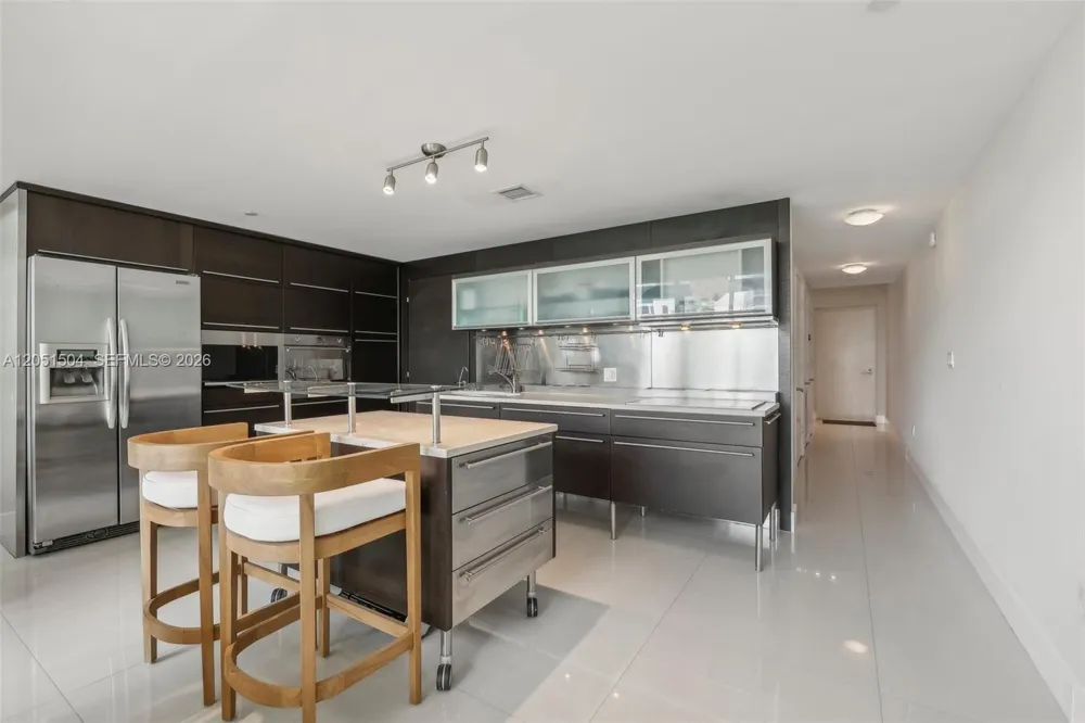 6000 Collins Ave #306 Miami Beach, FL 33140