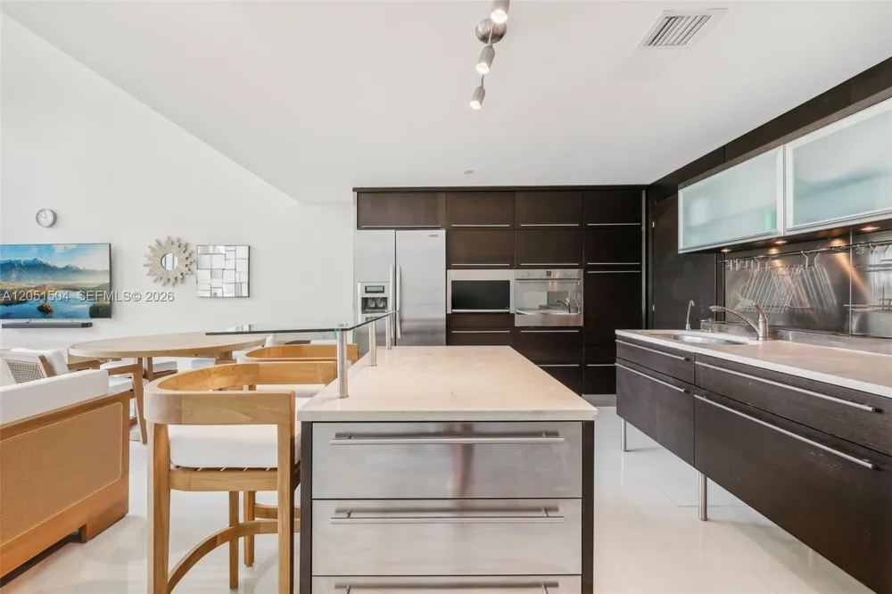 6000 Collins Ave #306 Miami Beach, FL 33140