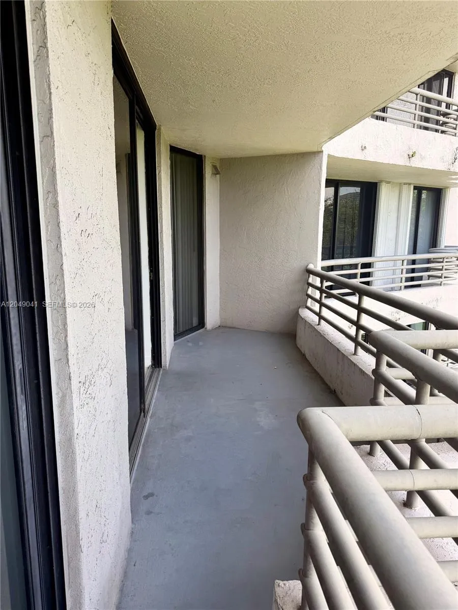 3300 NE 191st St #404 Aventura, FL 33180