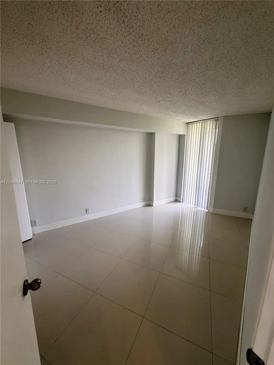 3300 NE 191st St #404 Aventura, FL 33180