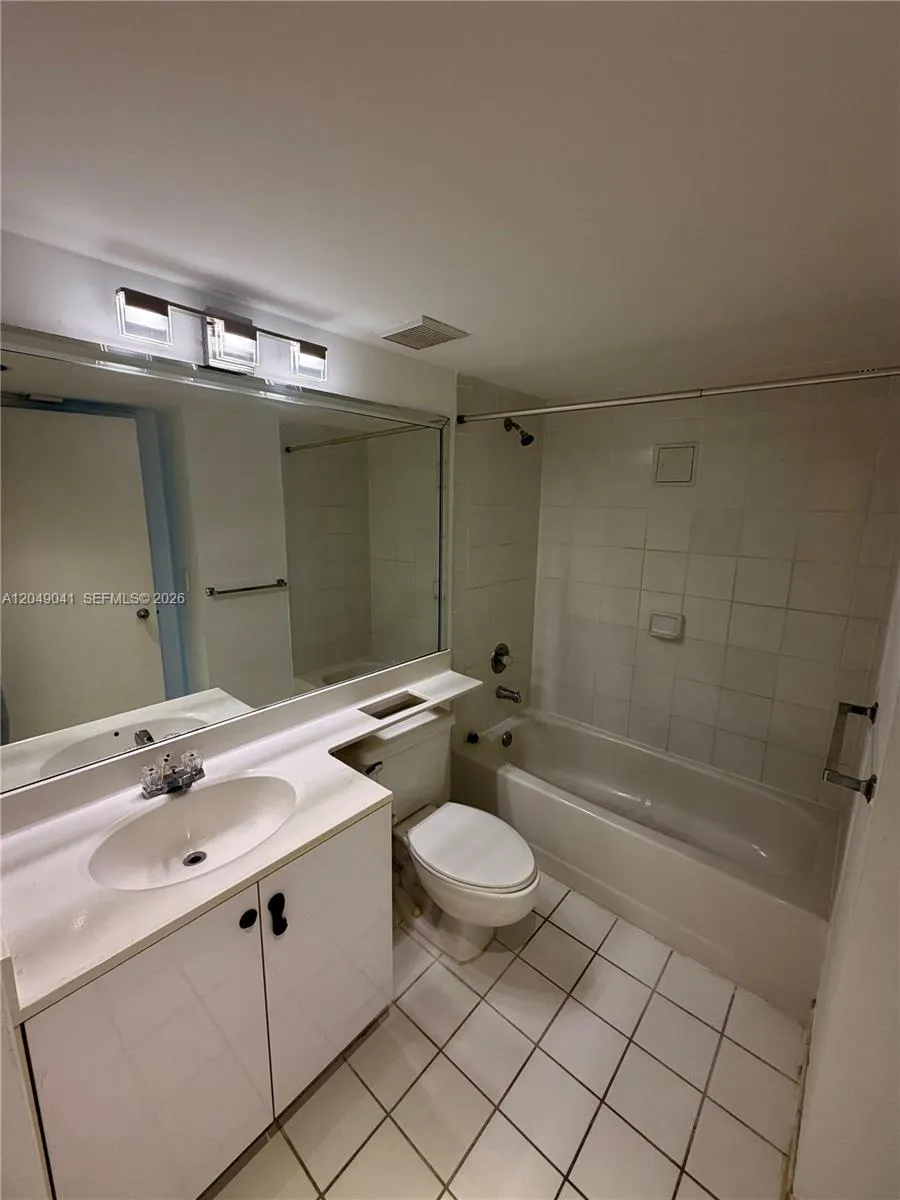 3300 NE 191st St #404 Aventura, FL 33180