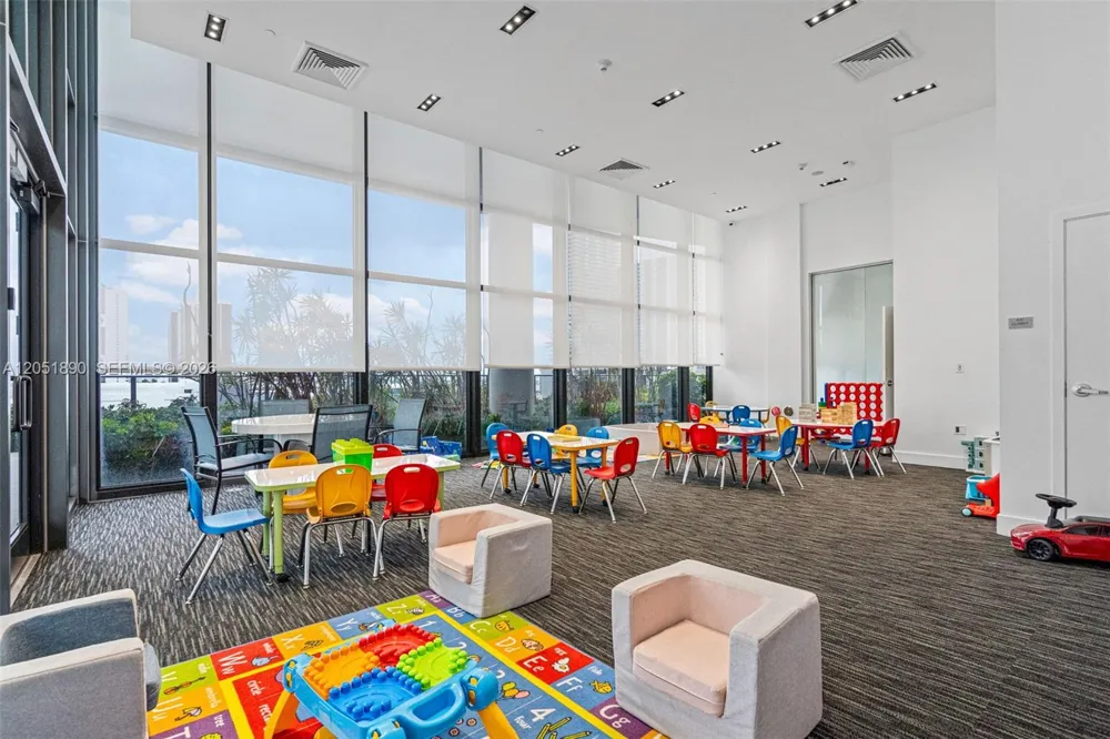 1600 NE 1st Ave #1017 Miami, FL 33132