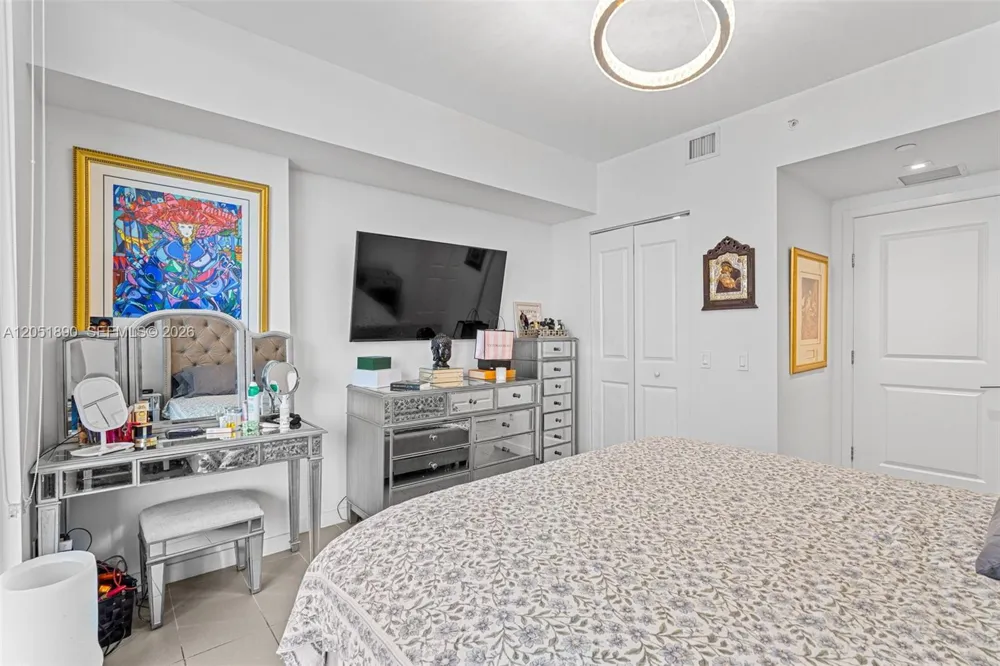 1600 NE 1st Ave #1017 Miami, FL 33132
