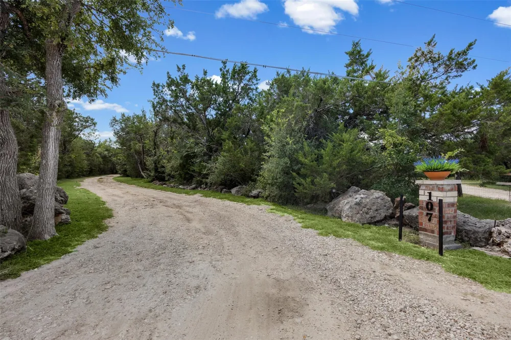 107 Draper Lane Liberty Hill, TX 78642