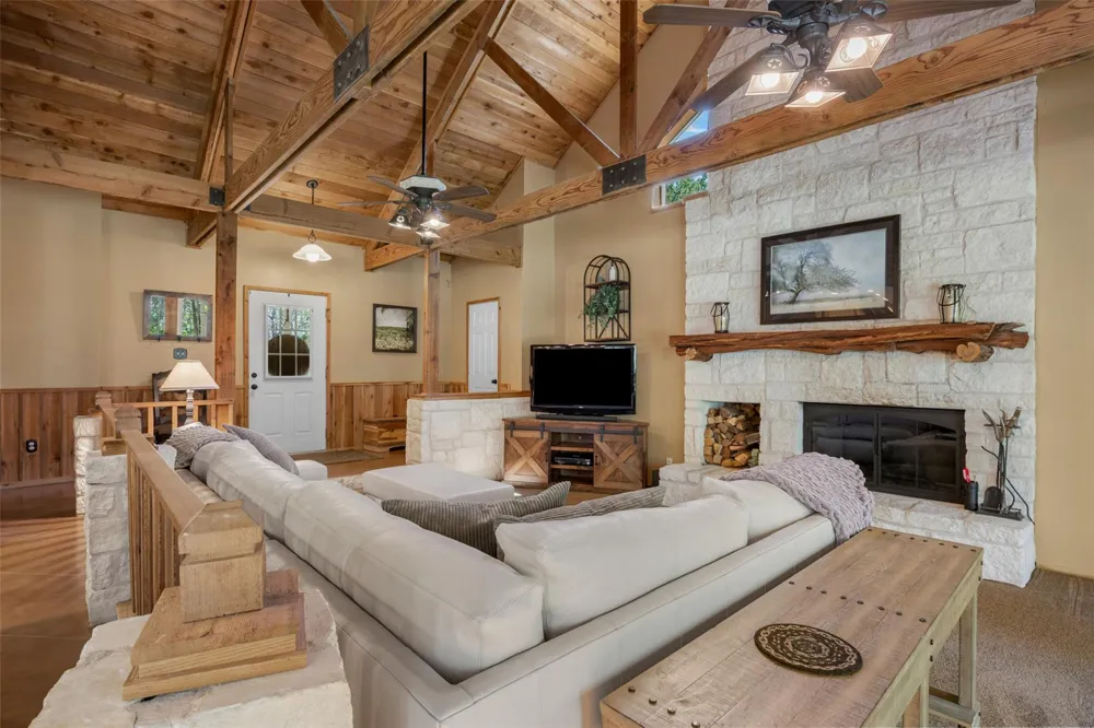107 Draper Lane Liberty Hill, TX 78642
