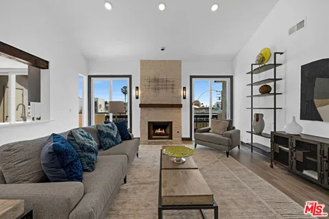 723 Westmount Drive #305