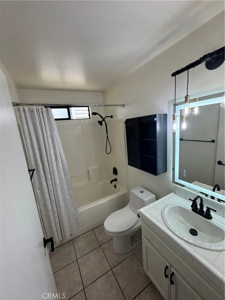 2529 Captains Walk Bradley, CA 93426