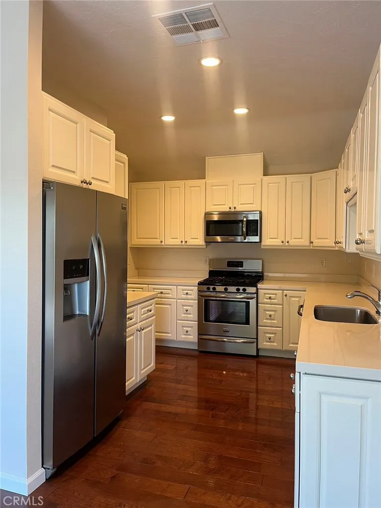2980 Hyde Park Circle Riverside, CA 92506