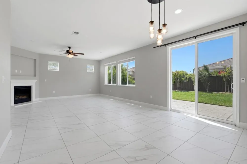 453 Diamond Peak Lane Oakley, CA 94561
