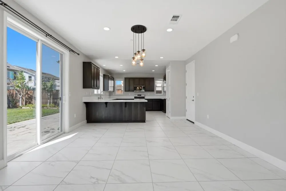 453 Diamond Peak Lane Oakley, CA 94561
