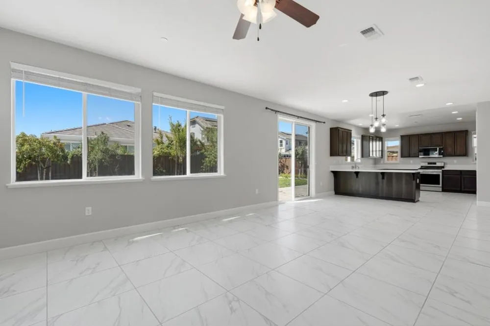 453 Diamond Peak Lane Oakley, CA 94561