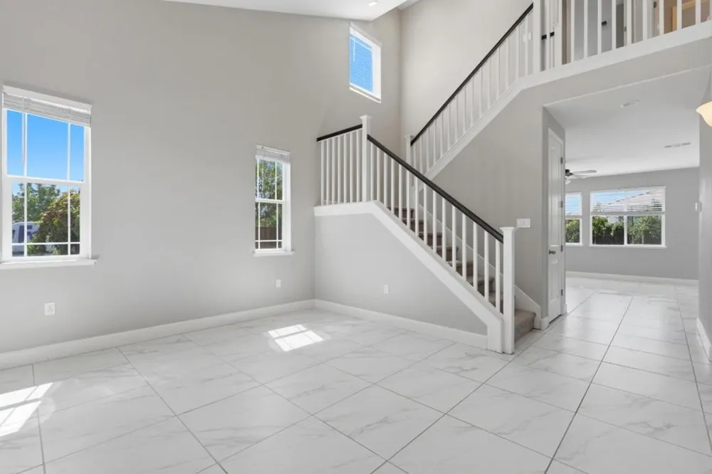 453 Diamond Peak Lane Oakley, CA 94561