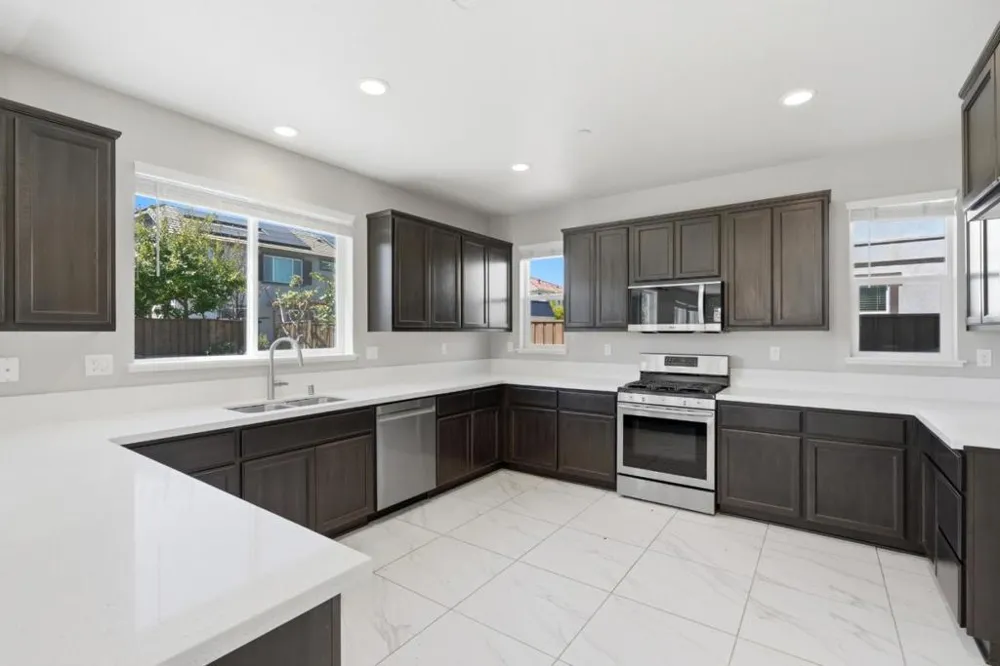 453 Diamond Peak Lane Oakley, CA 94561