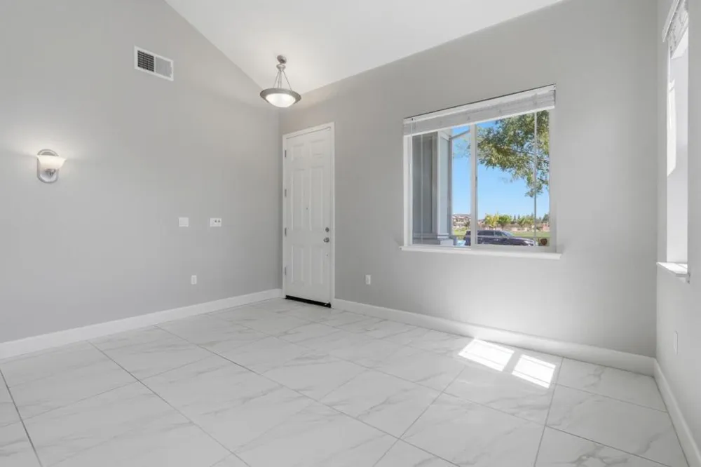 453 Diamond Peak Lane Oakley, CA 94561