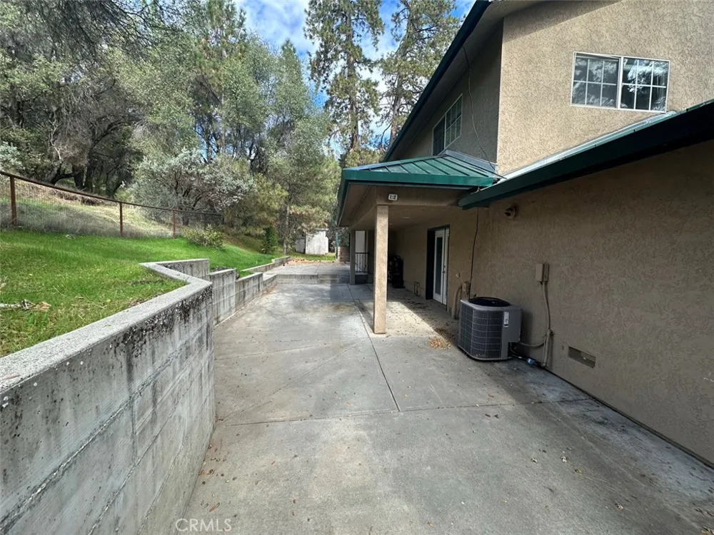 4965 Peak View Road Mariposa, CA 95338