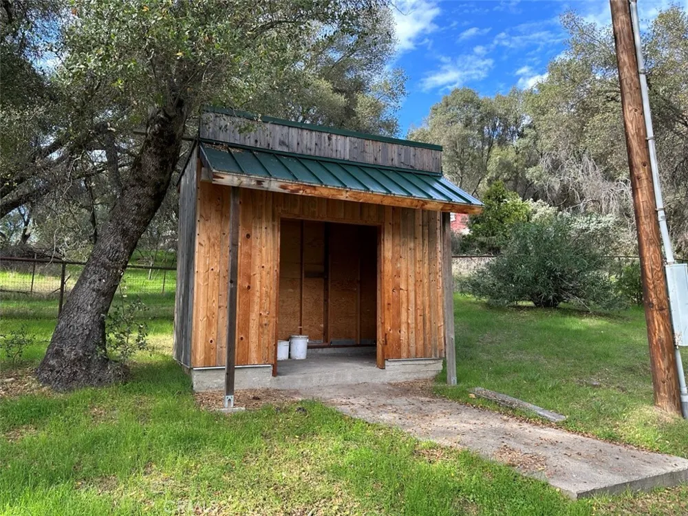 4965 Peak View Road Mariposa, CA 95338