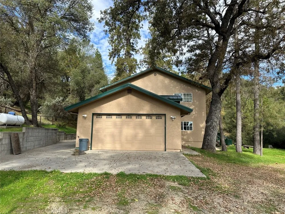 4965 Peak View Road Mariposa, CA 95338