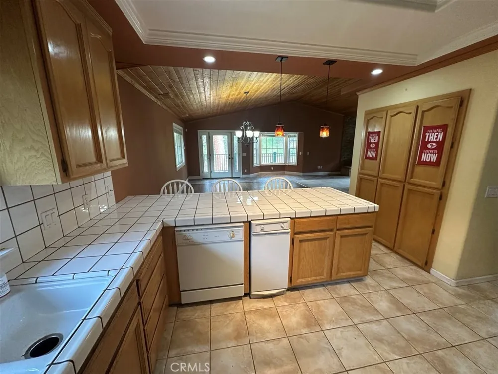 4965 Peak View Road Mariposa, CA 95338