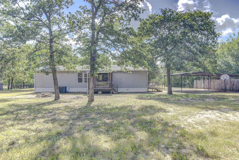 185 Peace Pipe Smithville, TX 78957