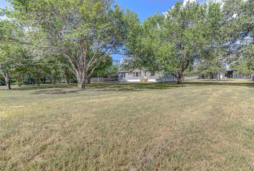 185 Peace Pipe Smithville, TX 78957