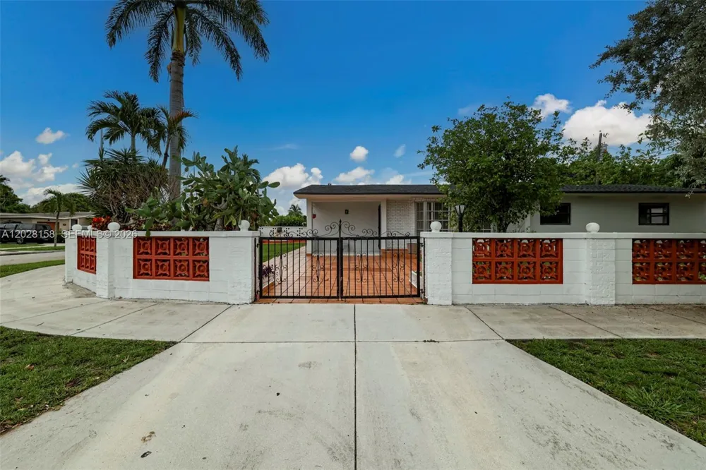 790 W 73rd Pl Hialeah, FL 33014