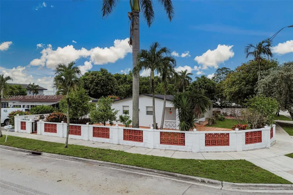790 W 73rd Pl Hialeah, FL 33014