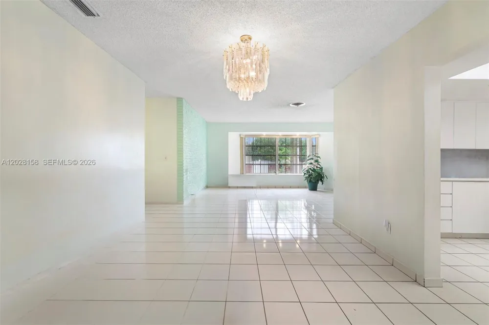 790 W 73rd Pl Hialeah, FL 33014
