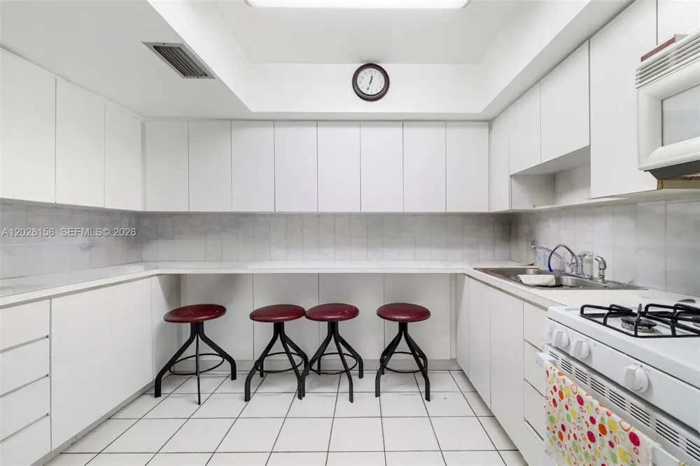 790 W 73rd Pl Hialeah, FL 33014