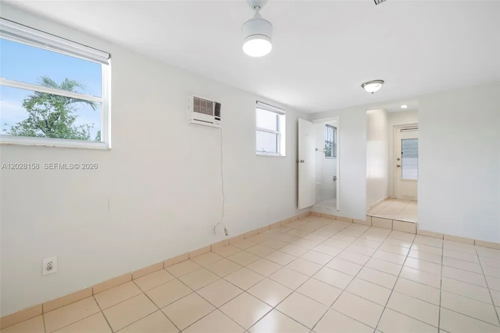 790 W 73rd Pl Hialeah, FL 33014
