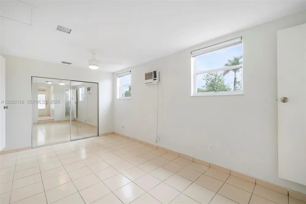 790 W 73rd Pl Hialeah, FL 33014