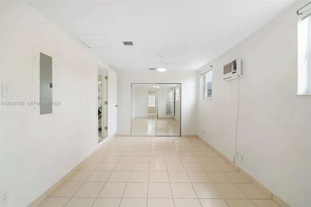 790 W 73rd Pl Hialeah, FL 33014