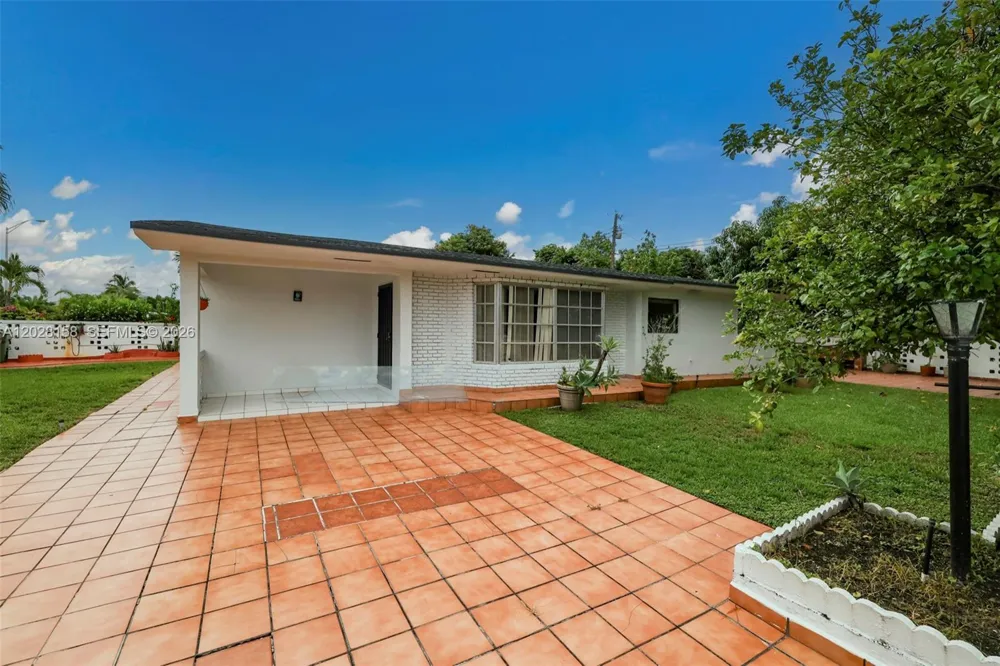 790 W 73rd Pl Hialeah, FL 33014