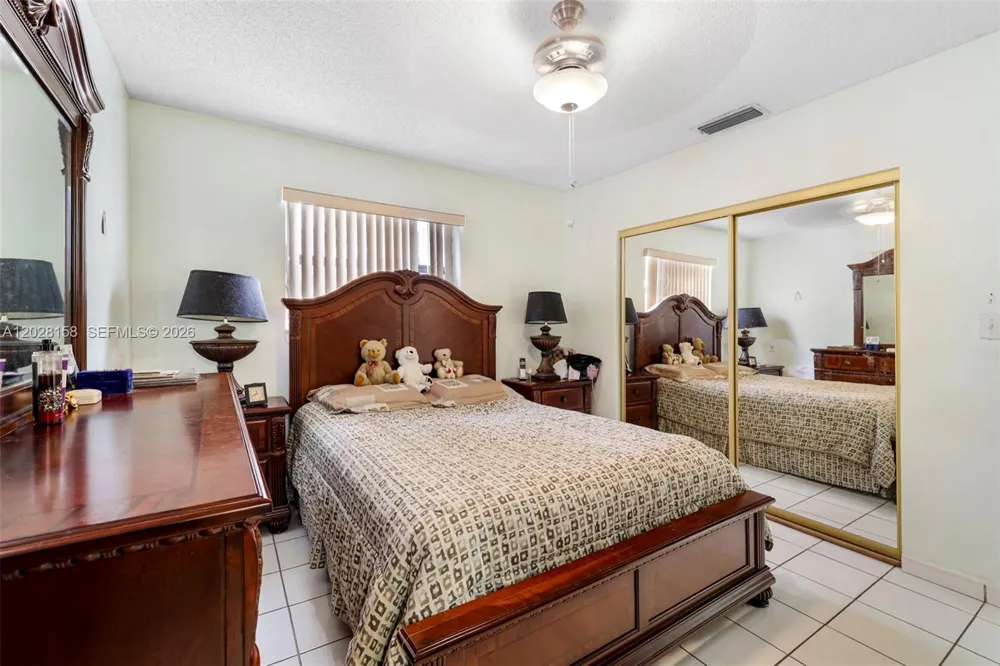 790 W 73rd Pl Hialeah, FL 33014